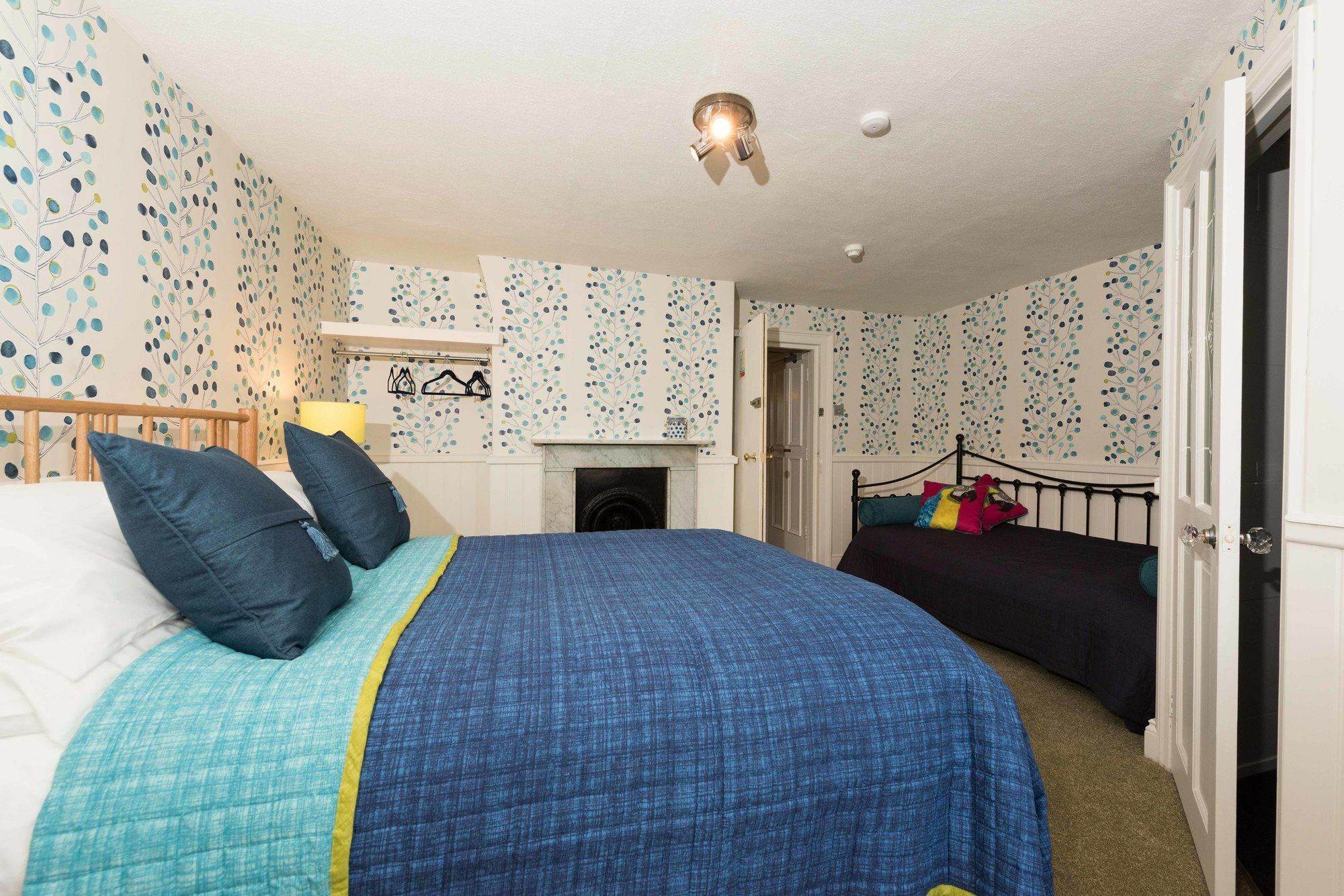 Spire House Bed & Breakfast 4*